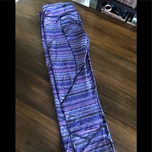 LuLemon Capri Leggings Size 8- with pockets